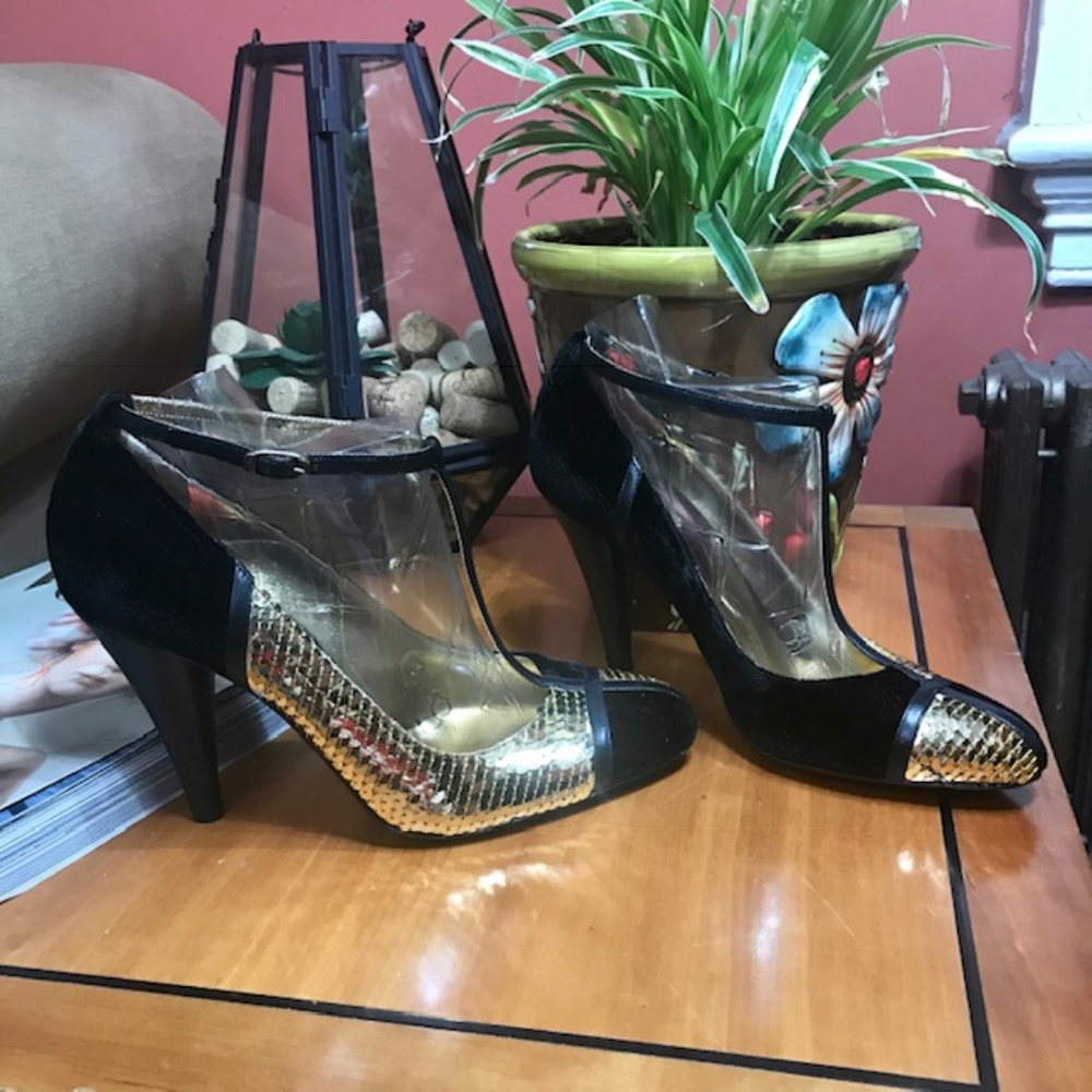 Dolce & Gabbana gold / black T Strap mary janes - Picture 3 of 8